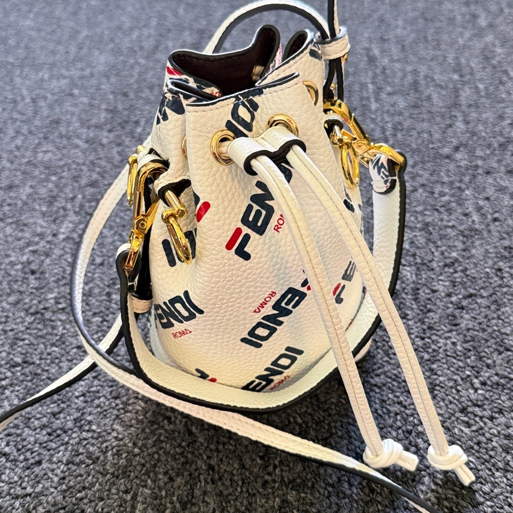 Fendi Mon Tresor mini bucket bag - Picture 7 of 15